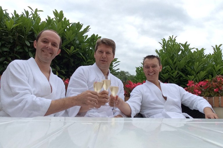 CHAMPAGNE TASTING, FRANCE